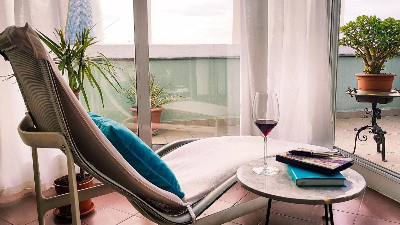 City Life Sky Apartment- Mico- Breathtaking Penthouse Milan Bagian luar foto