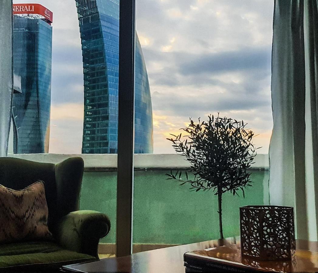 City Life Sky Apartment- Mico- Breathtaking Penthouse Milan Bagian luar foto
