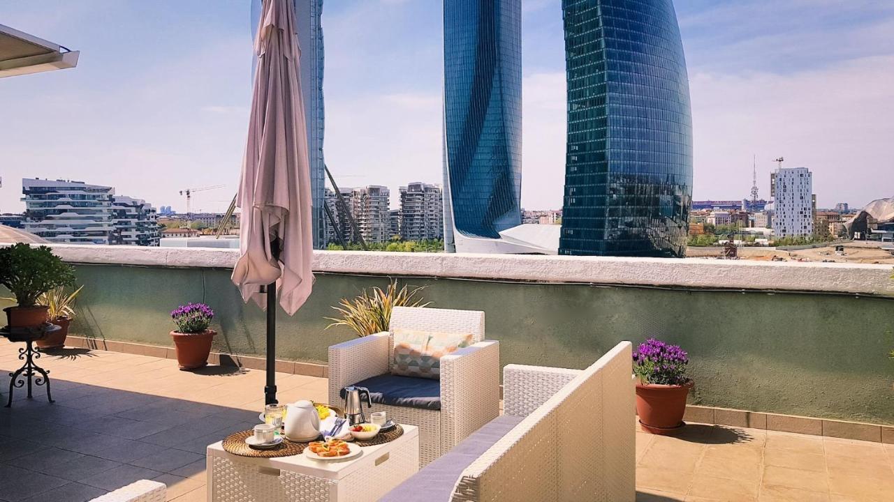 City Life Sky Apartment- Mico- Breathtaking Penthouse Milan Bagian luar foto