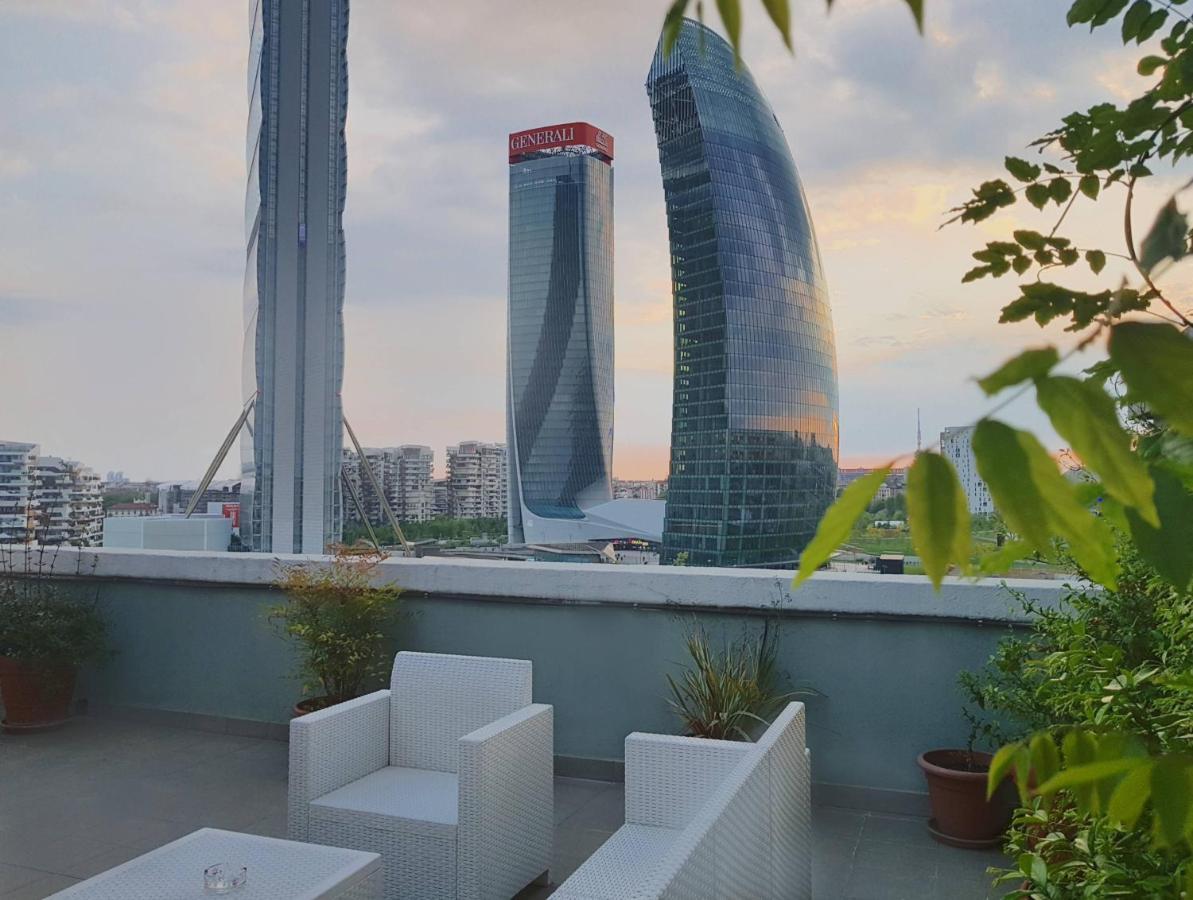 City Life Sky Apartment- Mico- Breathtaking Penthouse Milan Bagian luar foto
