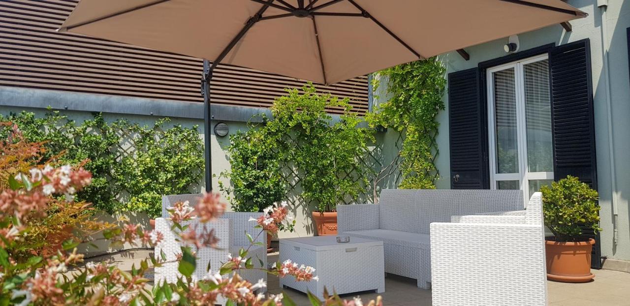 City Life Sky Apartment- Mico- Breathtaking Penthouse Milan Bagian luar foto