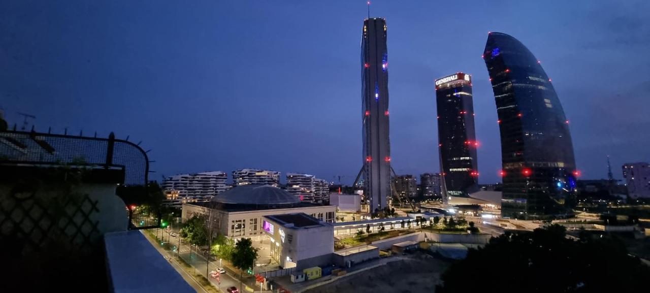 City Life Sky Apartment- Mico- Breathtaking Penthouse Milan Bagian luar foto