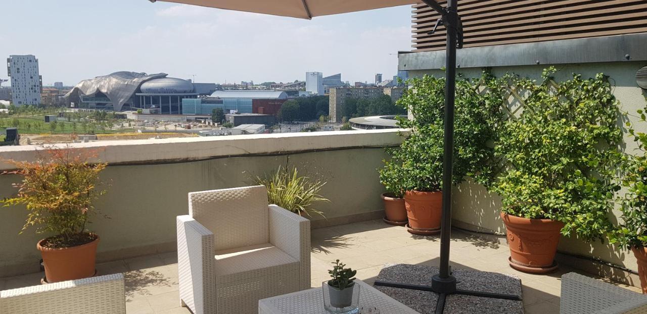 City Life Sky Apartment- Mico- Breathtaking Penthouse Milan Bagian luar foto